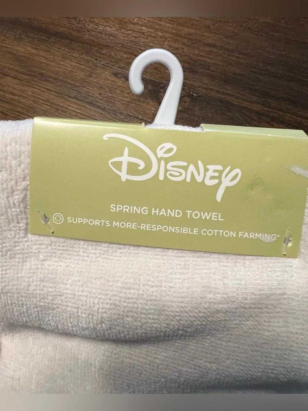 Brand New-Disney Winnie the Pooh Hand Towel